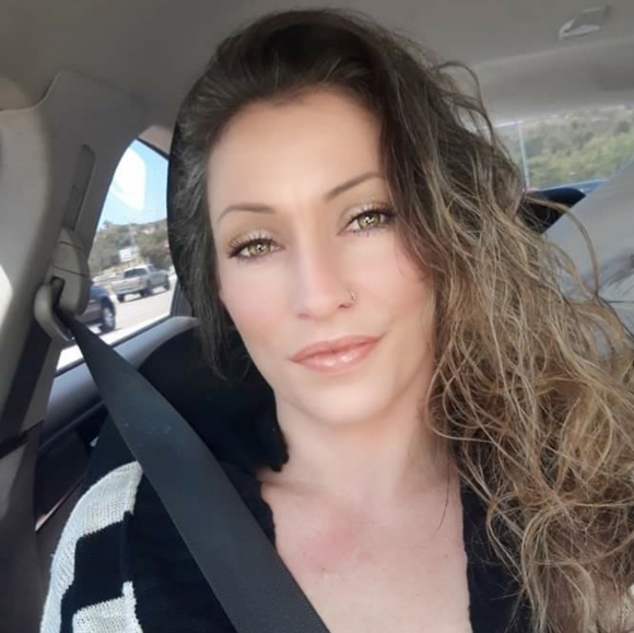 Meet your Posher, Karla - Picture 2 of 6